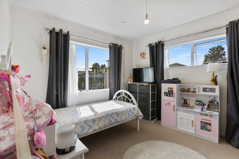 Photo of property in 98 Oxford Road, Okato, 4335