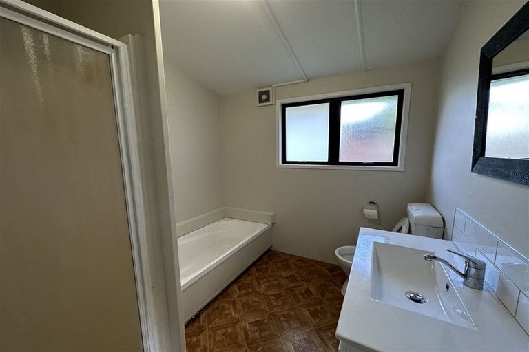 Photo of property in 123 Astley Avenue, New Lynn, Auckland, 0600