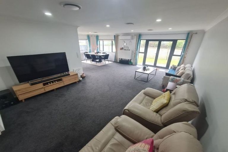 Photo of property in 47 Staithes Drive North, Whitby, Porirua, 5024