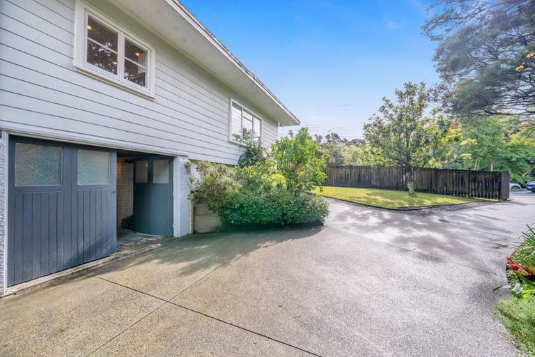 Photo of property in 24 Atkinson Road, Titirangi, Auckland, 0604