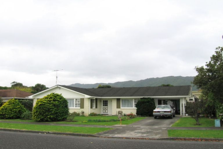 Photo of property in 5 Windsor Avenue, Waikanae, 5036