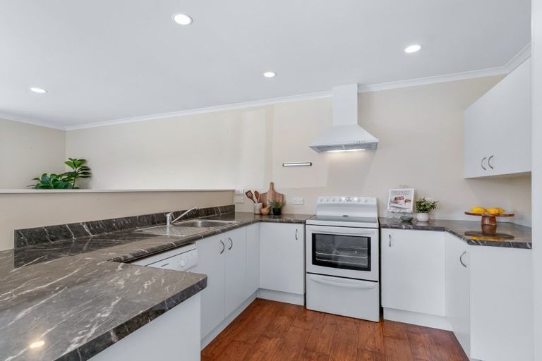 Photo of property in 370 Tararua Road, Levin, 5571