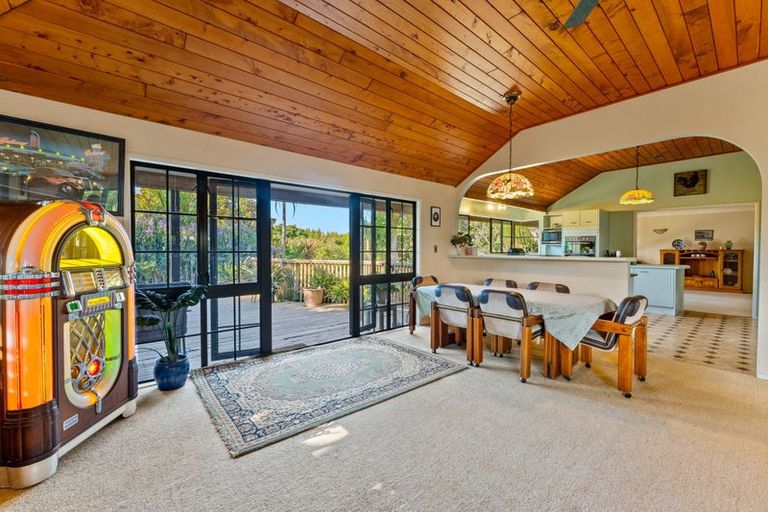 Photo of property in 233 Waihoehoe Road, Drury, 2577