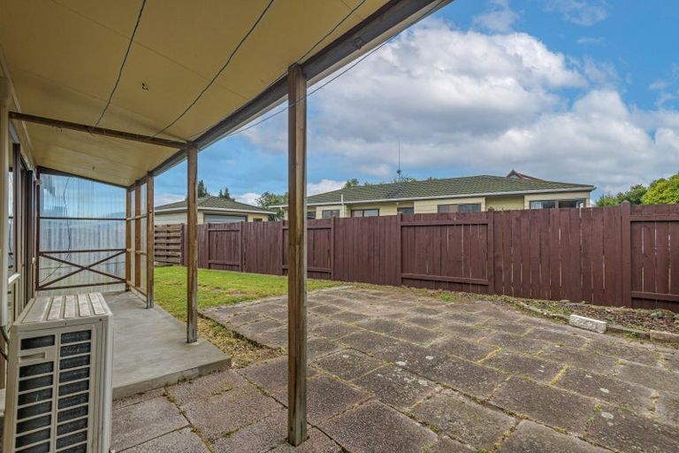 Photo of property in 28 Suzanne Grove, Kelvin Grove, Palmerston North, 4414