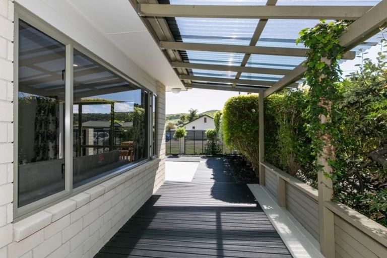 Photo of property in 4 West Place, Greenmeadows, Napier, 4112