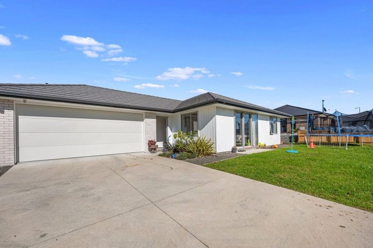 Photo of property in 24 Urumaraki Avenue, Helensville, 0800