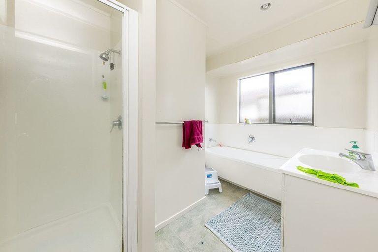 Photo of property in 2/32 Limond Street, Randwick Park, Auckland, 2105