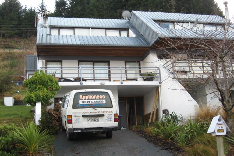 Photo of property in 8b Sainsbury Road, Fernhill, Queenstown, 9300