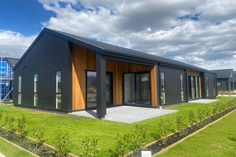 Photo of property in 1 Hadley Place, Cromwell, 9310