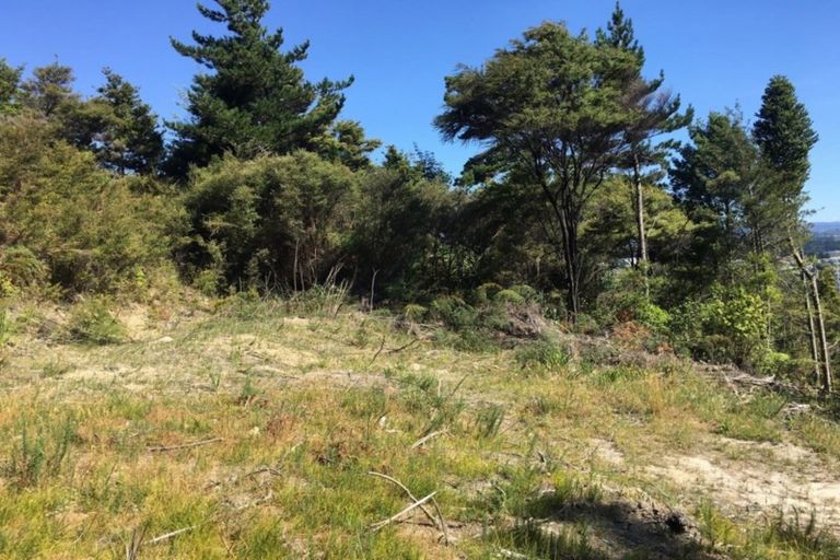 Photo of property in 48 Pinetone Road, Kumeu, 0892