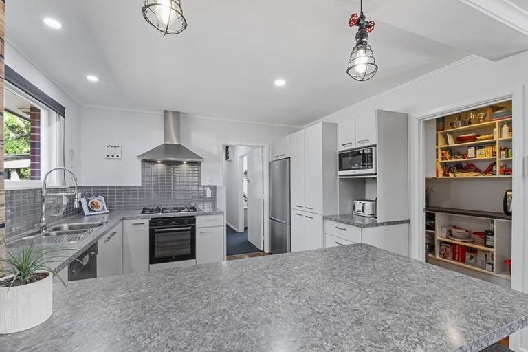 Photo of property in 104 Main North Road, Woodend, 7610