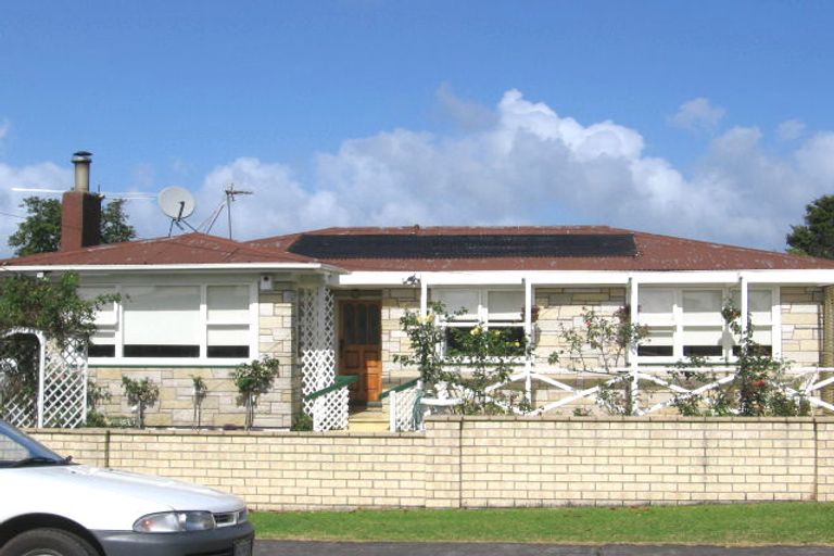 Photo of property in 4 Norval Road, Henderson, Auckland, 0610
