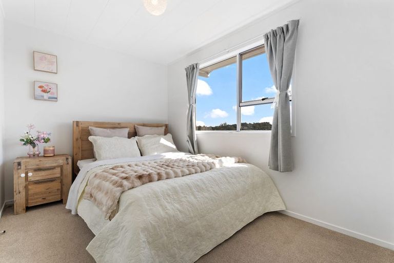 Photo of property in 2/1 Cantina Avenue, Bayview, Auckland, 0629