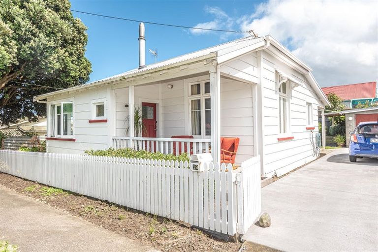 Photo of property in 19 Manuka Street, Castlecliff, Whanganui, 4501