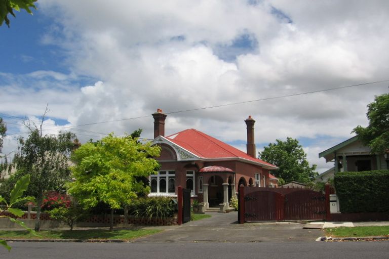 Photo of property in 15 Mewburn Avenue, Mount Eden, Auckland, 1024