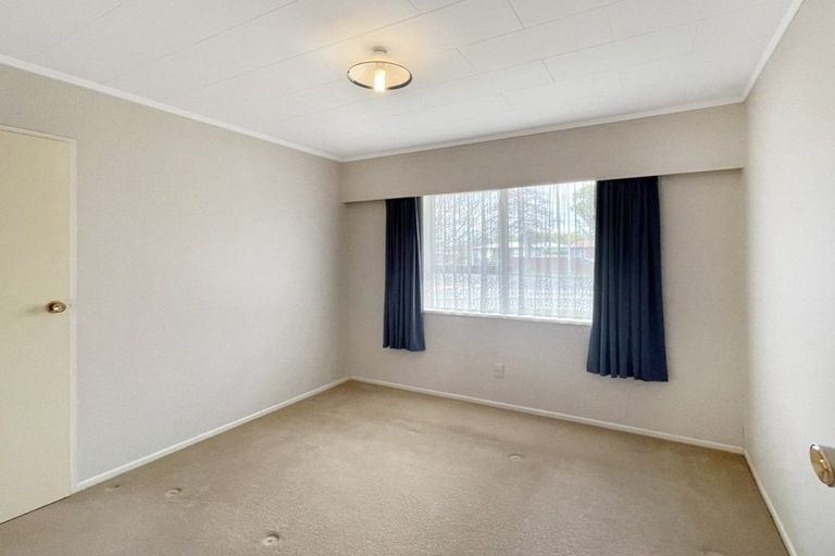 Photo of property in 27 Amberley Avenue, Westbrook, Palmerston North, 4412