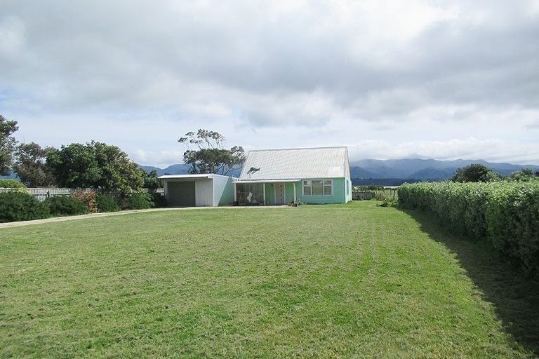 Photo of property in 95 Lake Ferry Road, Lake Ferry, Featherston, 5772