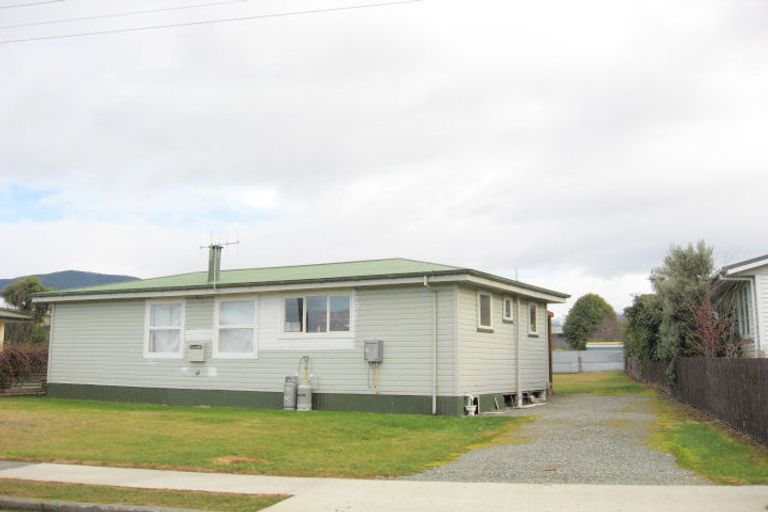 Photo of property in 21 Moana Crescent, Te Anau, 9600