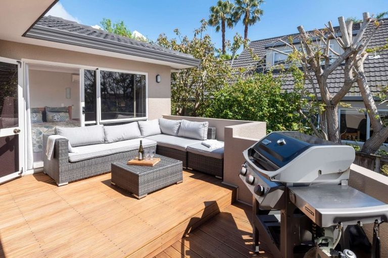 Photo of property in 2 Kaniere Place, Half Moon Bay, Auckland, 2012