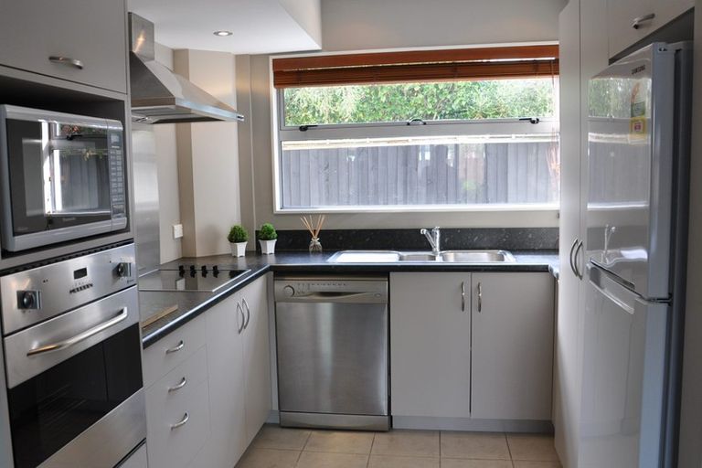 Photo of property in 30e Lyndon Street, Riccarton, Christchurch, 8041