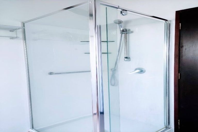 Photo of property in 1/268 Forrest Hill Road, Forrest Hill, Auckland, 0620