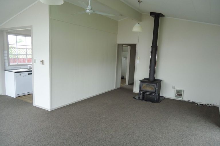 Photo of property in 6 Karaka Street, Inglewood, 4330