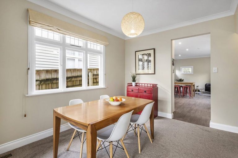 Photo of property in 17 Firth Terrace, Karori, Wellington, 6012
