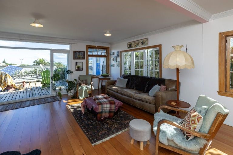 Photo of property in 5 Golf Road, Paraparaumu Beach, Paraparaumu, 5032