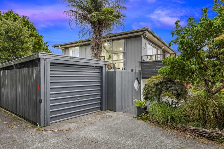 Photo of property in 2/10 Abbeygate Street, Birkdale, Auckland, 0626