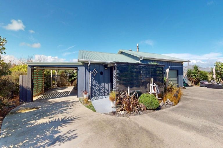 Photo of property in 46 Kent Avenue, Waitarere Beach, Levin, 5510