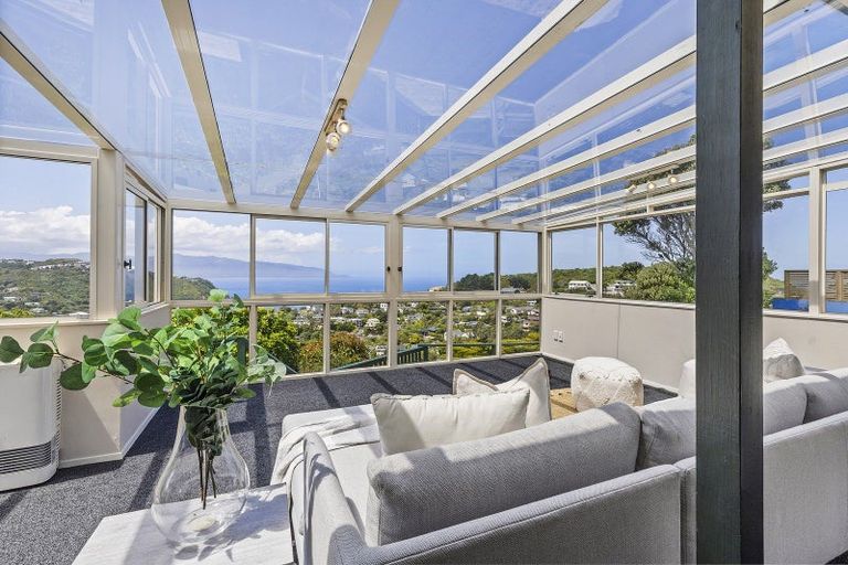 Photo of property in 52 Frobisher Street, Island Bay, Wellington, 6023