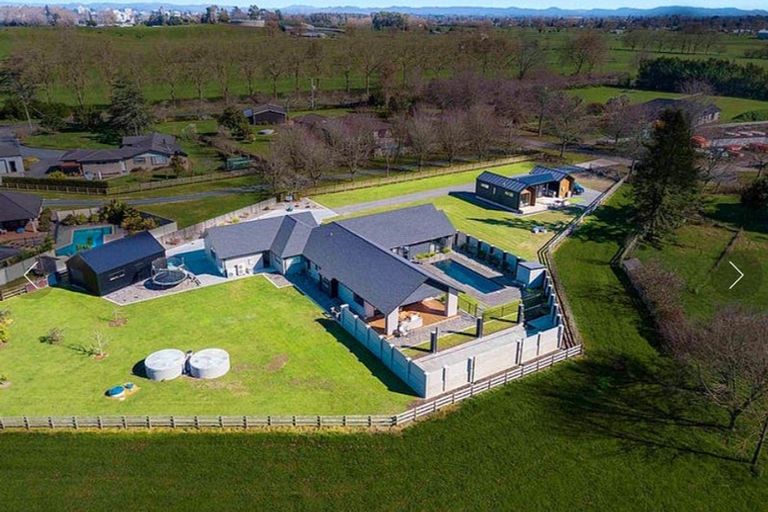 Photo of property in 10 Brighton Grove, Newstead, Hamilton, 3286