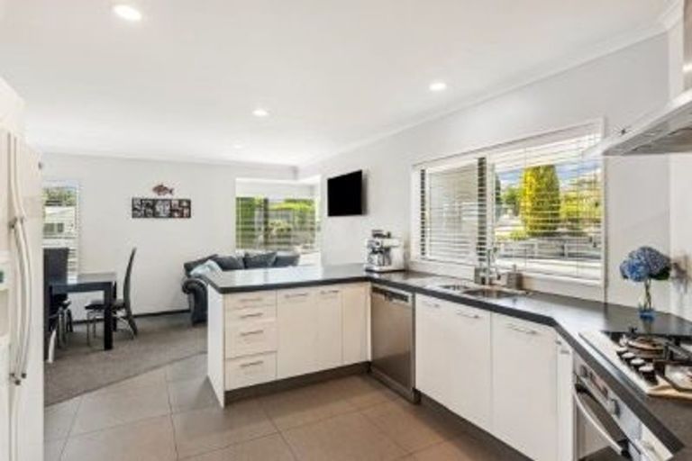 Photo of property in 125 Realm Drive, Paraparaumu, 5032