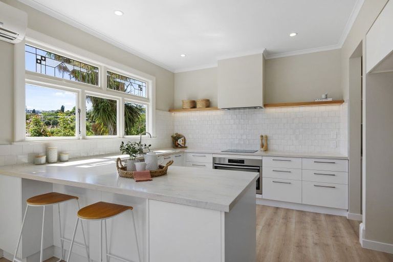 Photo of property in 7 Hackthorne Road, Cashmere, Christchurch, 8022