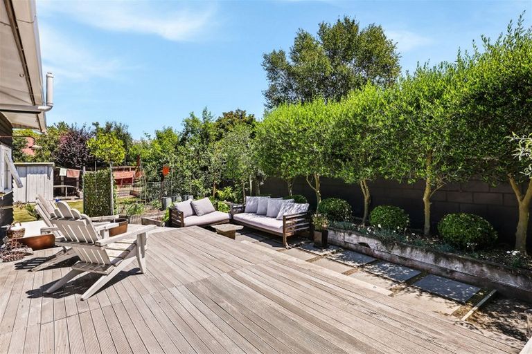 Photo of property in 59 Windermere Road, Papanui, Christchurch, 8053