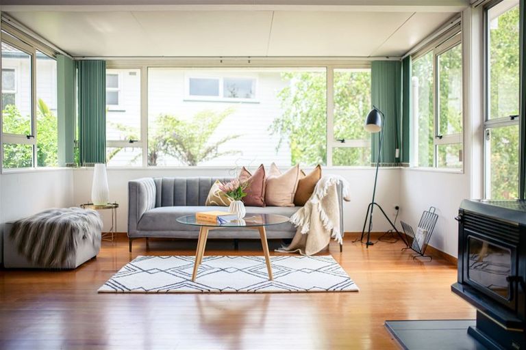 Photo of property in 23 Finlow Drive, Te Atatu South, Auckland, 0610