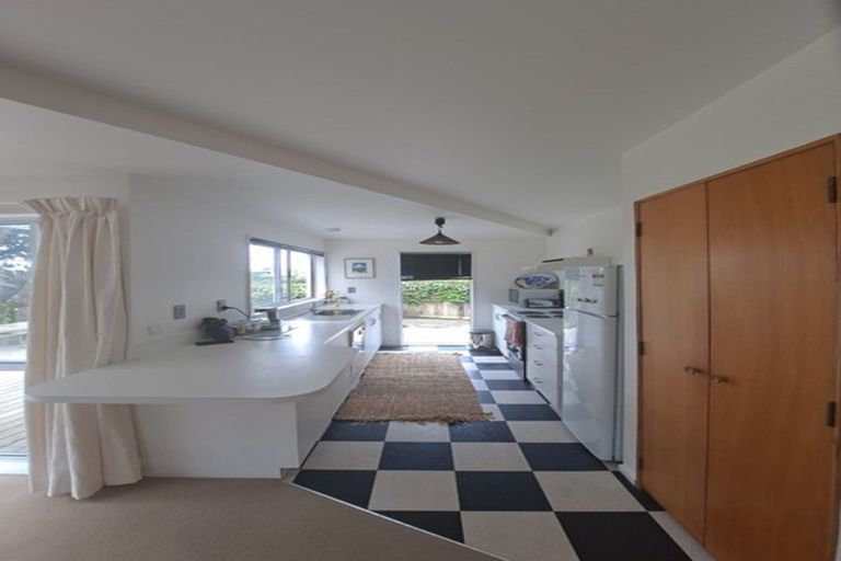 Photo of property in 21 Arden Place, Oakura, 4314