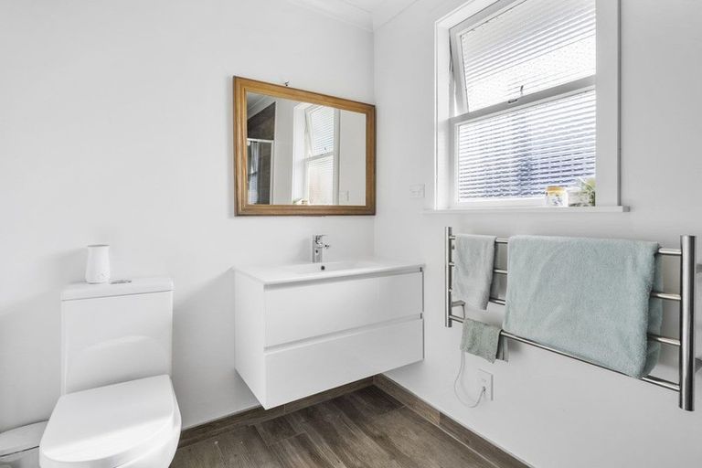 Photo of property in 59 Graham Avenue, Te Atatu Peninsula, Auckland, 0610