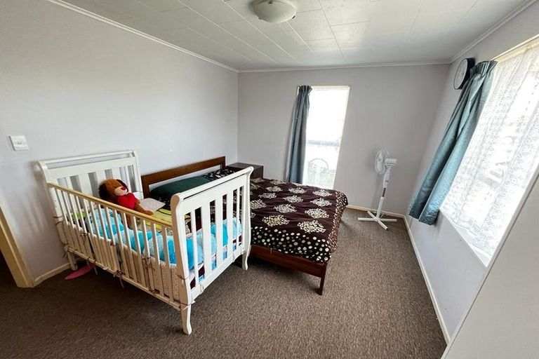 Photo of property in 52 Kapiti Road, Paraparaumu, 5032