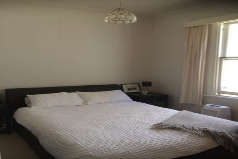 Photo of property in 5 Mckinley Crescent, Brooklyn, Wellington, 6021