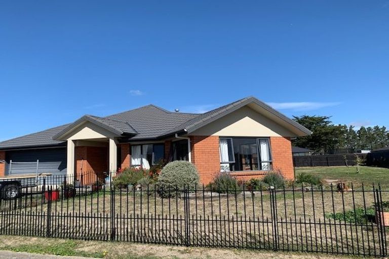 Photo of property in 11 George Street, Bulls, 4818