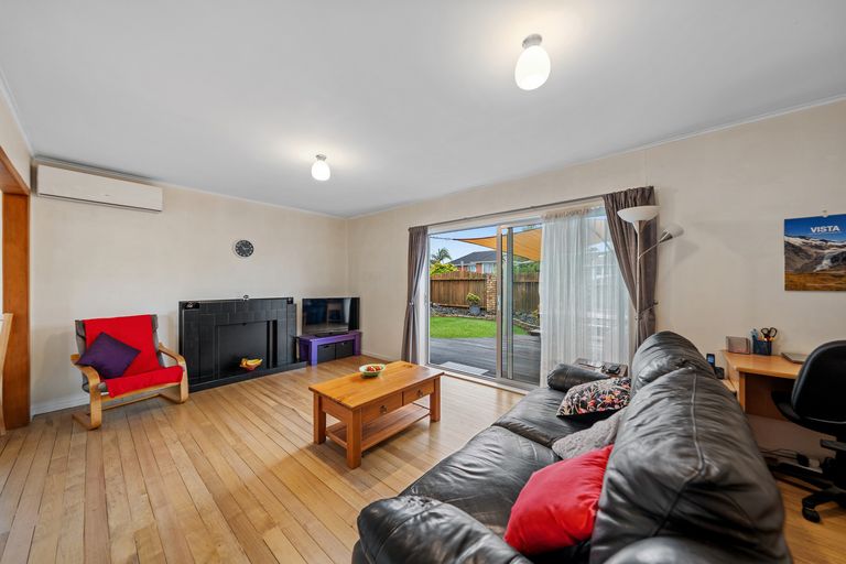 Photo of property in 3 Poto Street, Te Atatu South, Auckland, 0610