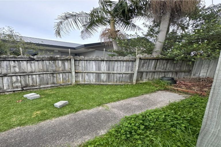Photo of property in 16 Linley Place, Hillcrest, Auckland, 0627