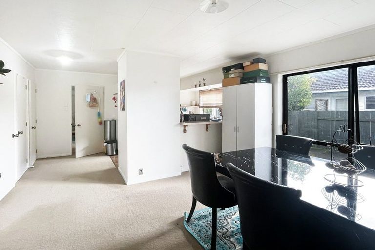 Photo of property in 86 Hillcrest Drive, Kelvin Grove, Palmerston North, 4414
