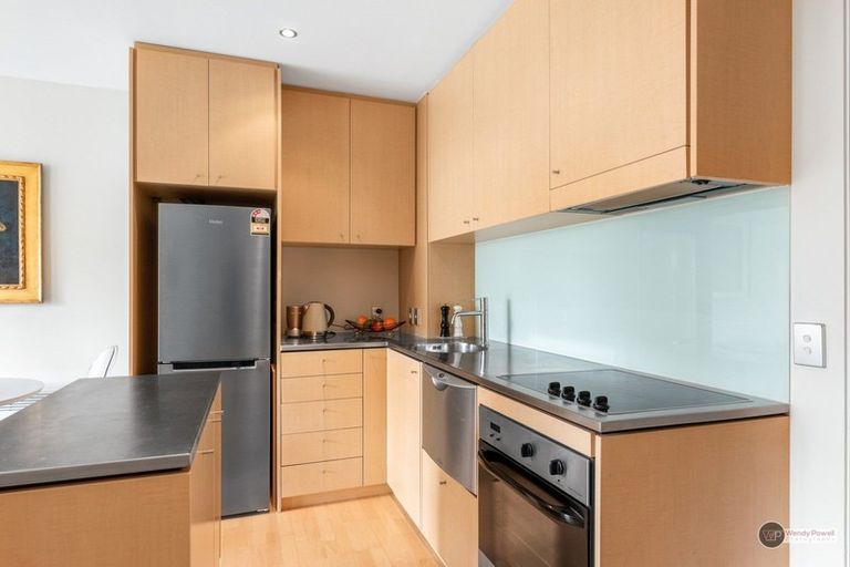Photo of property in Sanctum Apartment, 10 Ebor Street, Te Aro, Wellington, 6011