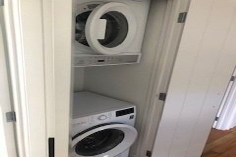 Photo of property in 2/8 Cecil Road, Milford, Auckland, 0620