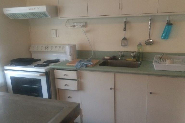 Photo of property in Churchill Flats, 213 The Terrace, Wellington Central, Wellington, 6011