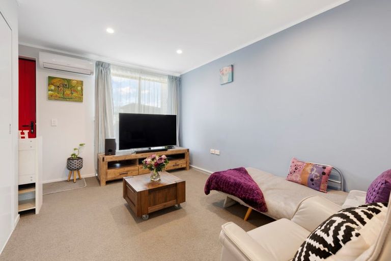 Photo of property in 95 Battalion Drive, Papakura, 2110