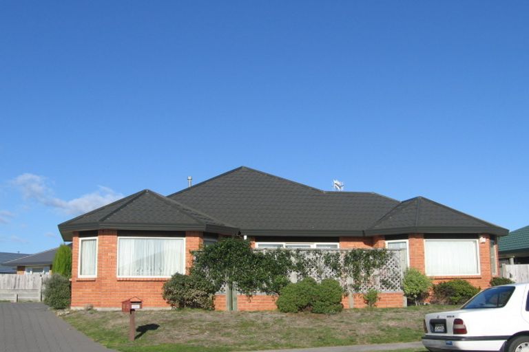 Photo of property in 23 Crown Hill, Paraparaumu, 5032