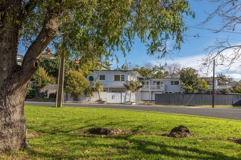 Photo of property in 2/40 Roslyn Terrace, Devonport, Auckland, 0624